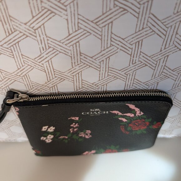 COACH BLACK FLORAL PVC LEATHER CORNER STITCH WRISTLET - Picture 3 of 8